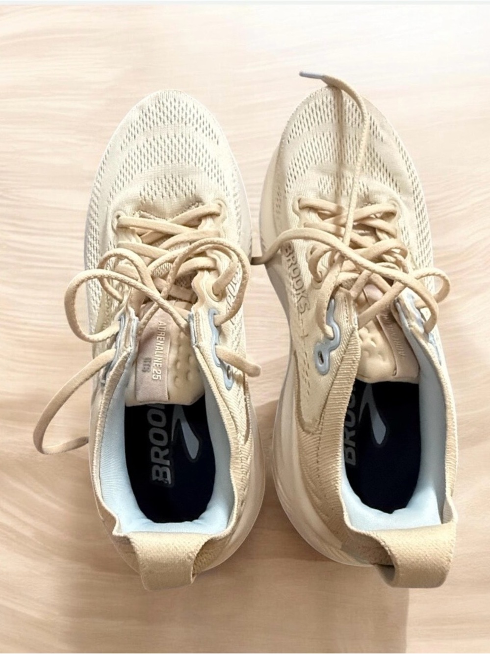Brooks women's shoes, cream-colored, size 8